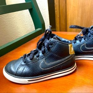 Boys Nike Black Leather shoes size 9C Toddler